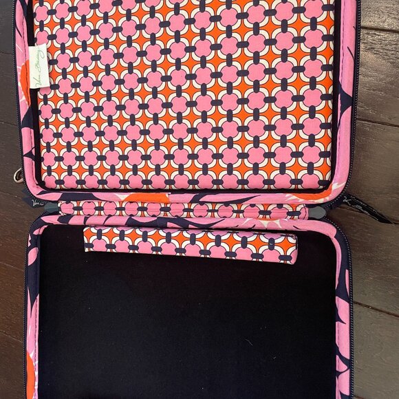 Vera Bradley Bible Book Carrying Hard BagNew with Tags - Picture 2 of 3